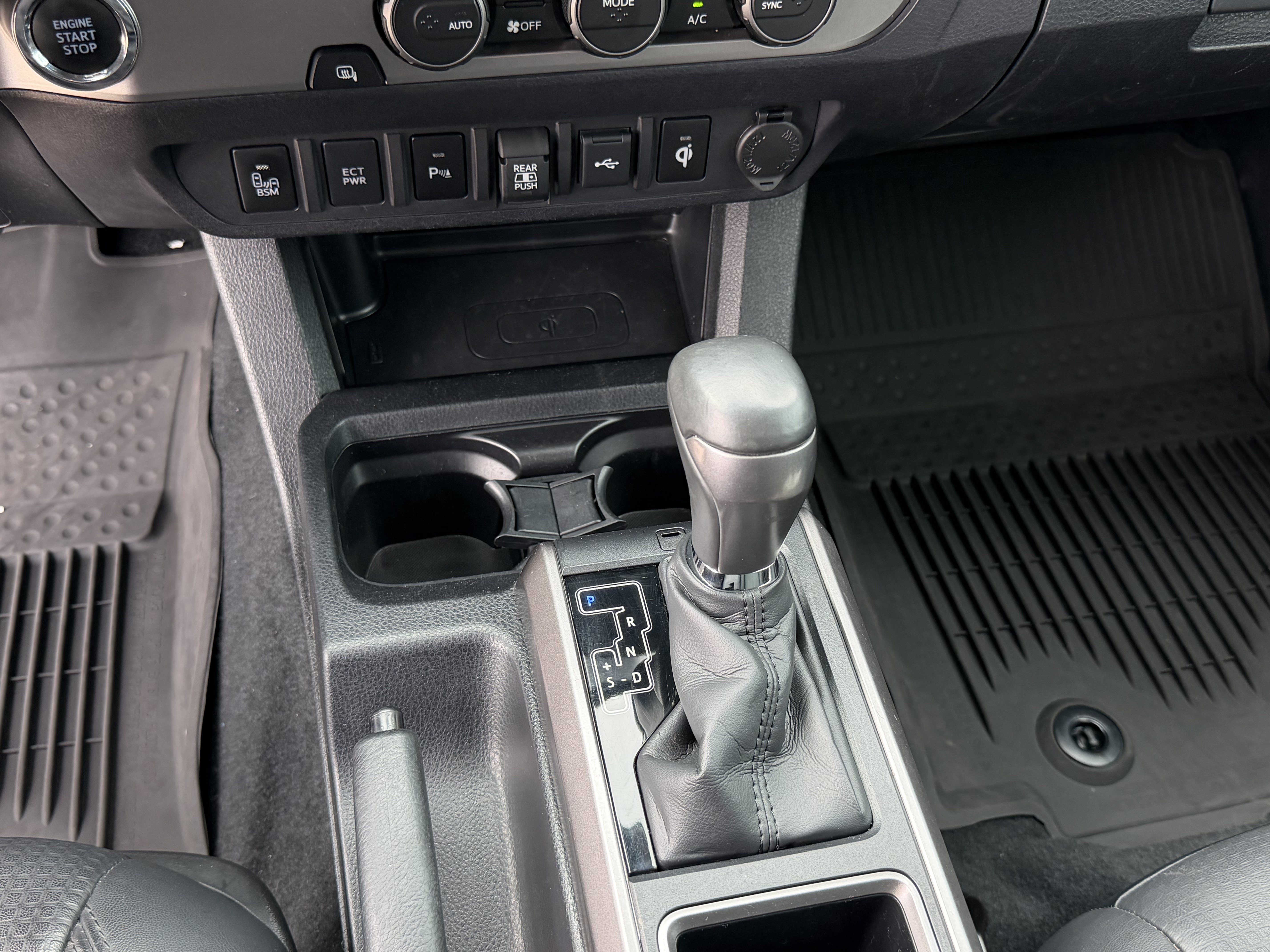 Used 2023 Toyota Tacoma Limited RWD image 21