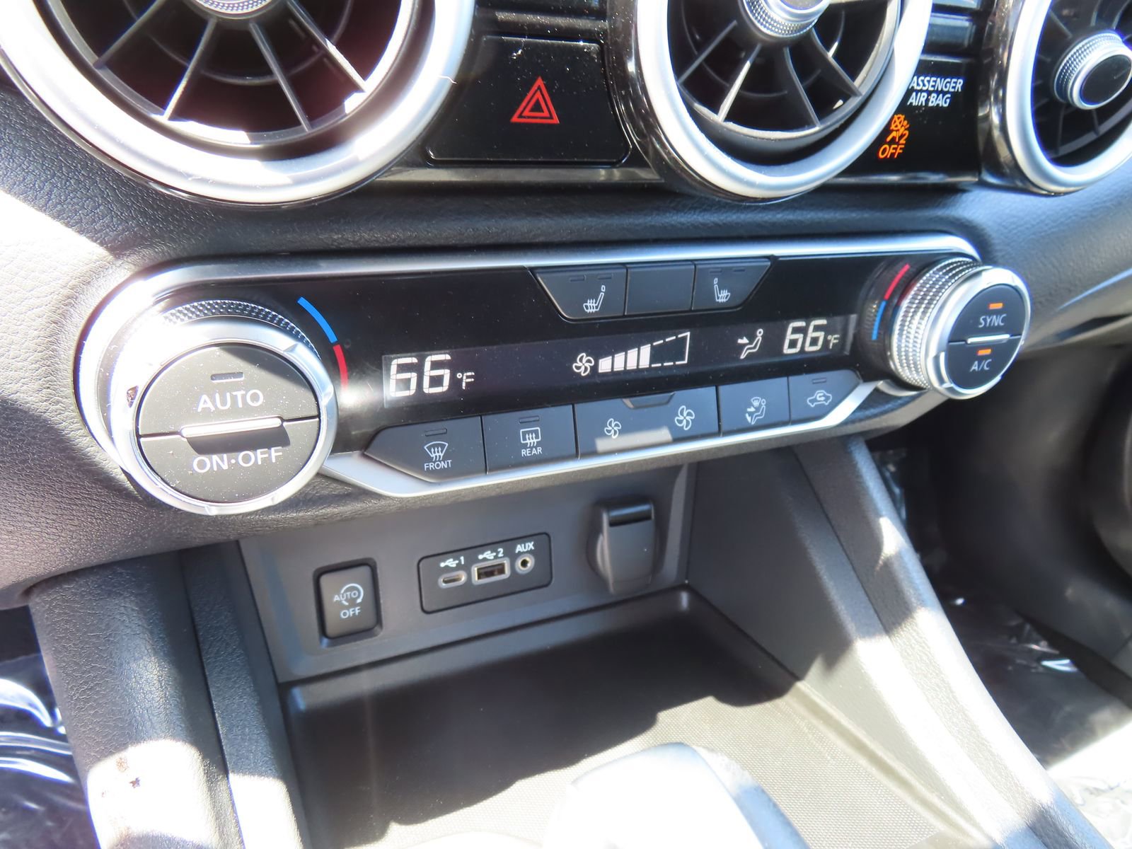 Used 2025 Nissan Sentra SR w/ Midnight Edition FWD image 25