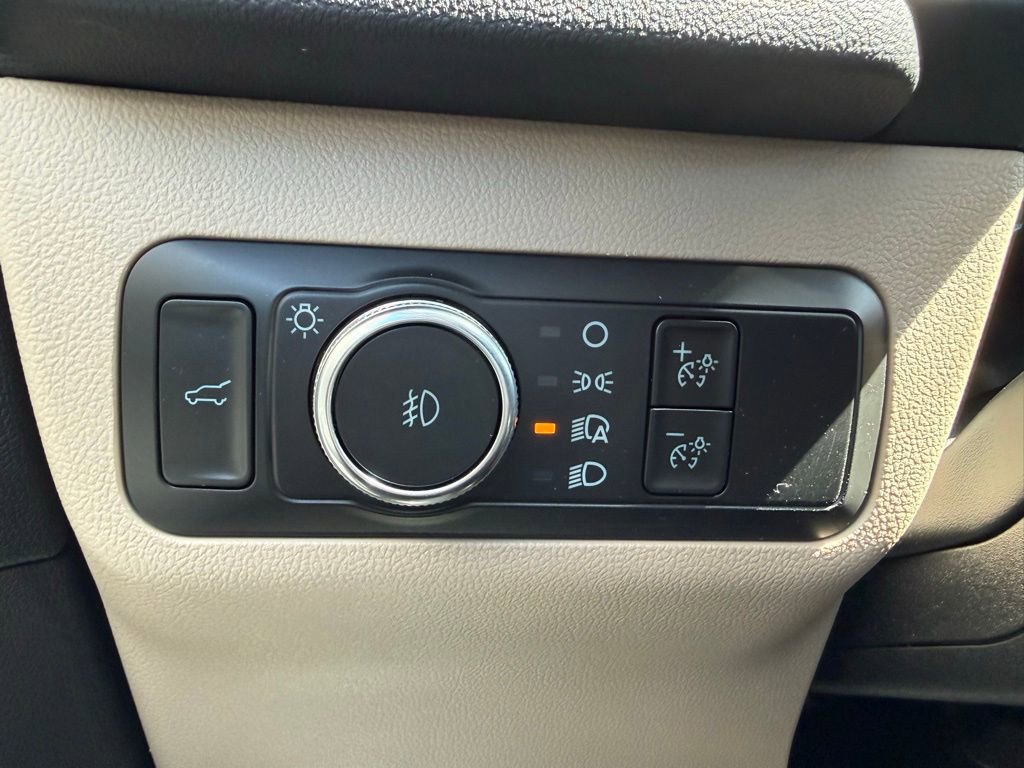 Certified 2022 Ford Escape SEL image 23