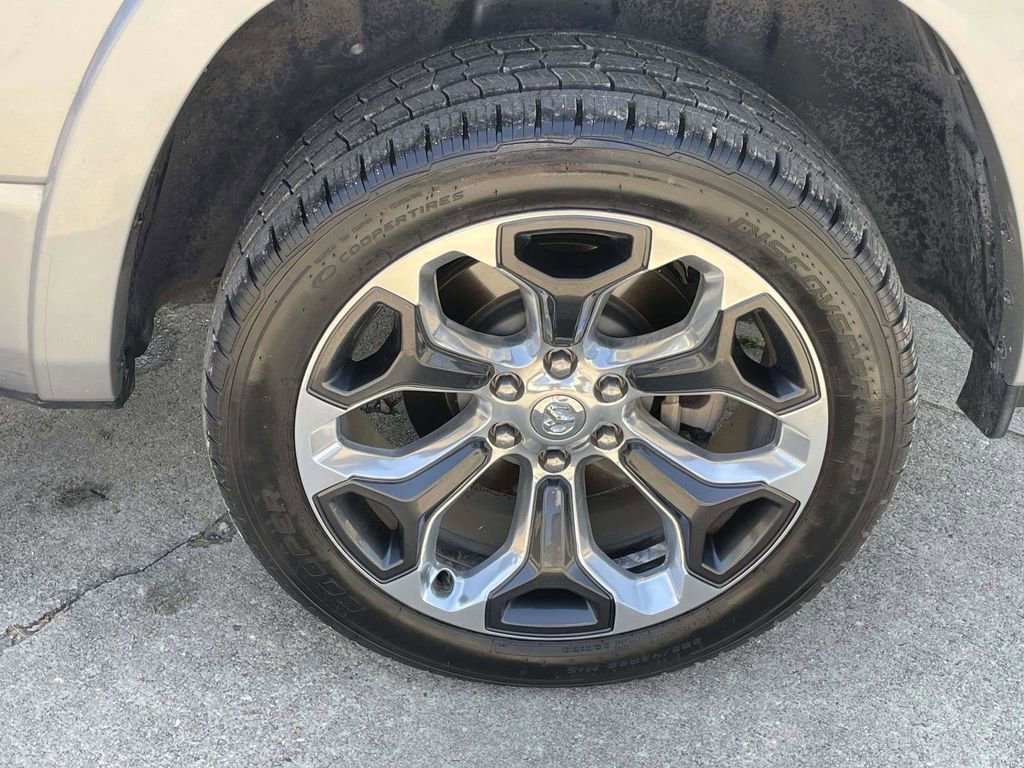 Used 2022 RAM 1500 Limited AWD/4WD image 9