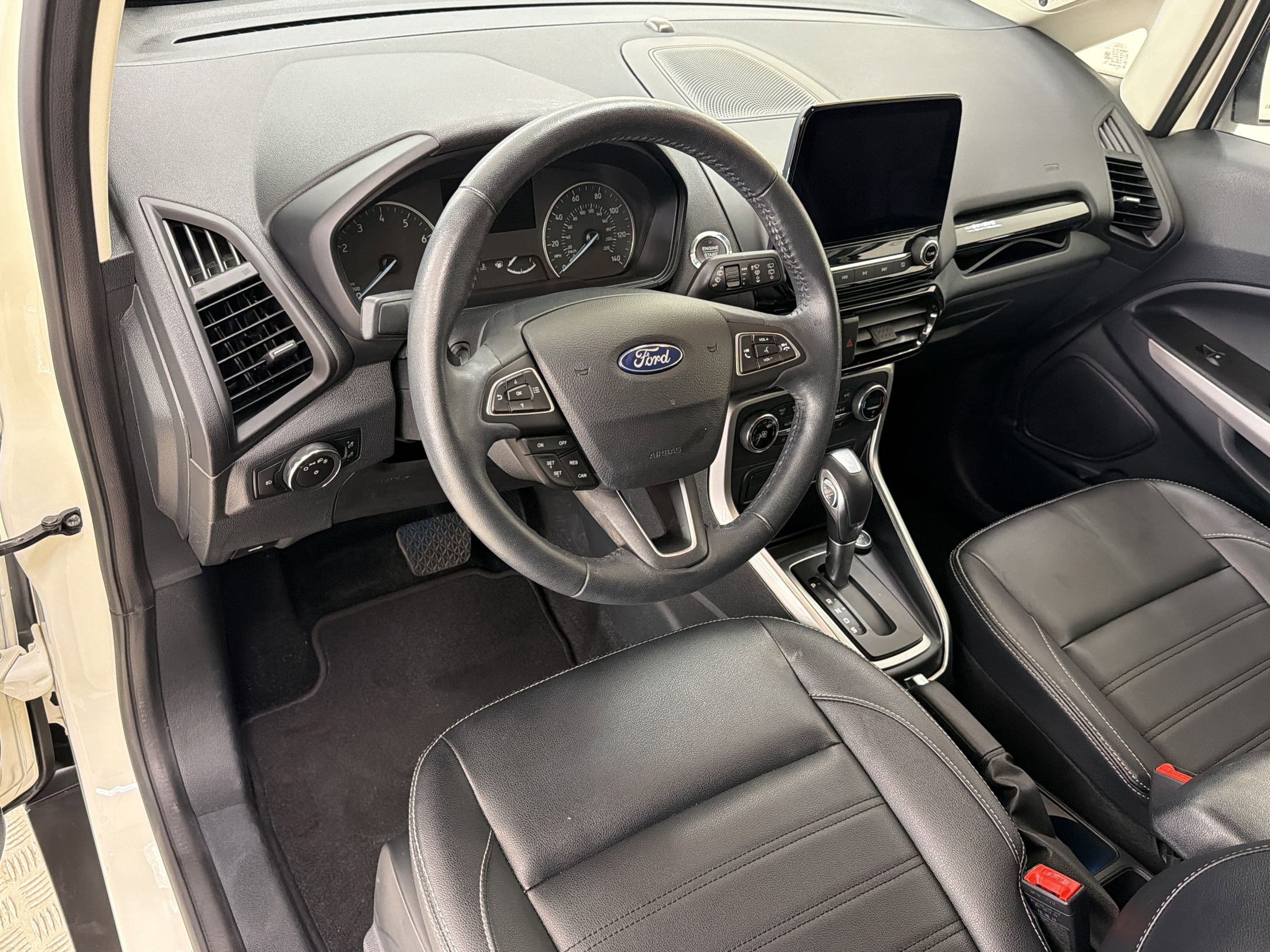 Certified 2021 Ford EcoSport Titanium AWD/4WD image 4