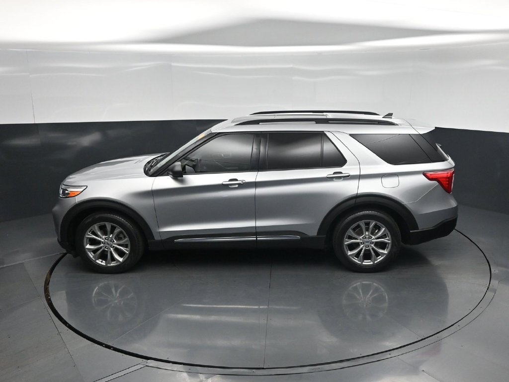 Certified 2021 Ford Explorer XLT w/ Equipment Group 202A RWD image 38