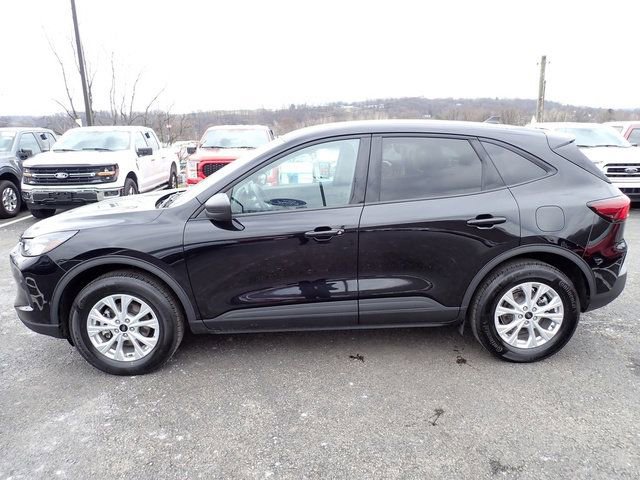 Certified 2025 Ford Escape Active AWD/4WD image 2