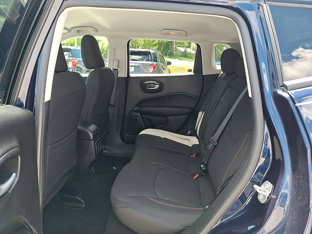 Used 2018 Jeep Compass Sport w/ Tech Group AWD/4WD image 19