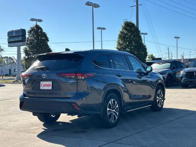 Used 2024 Toyota Highlander XLE image 5