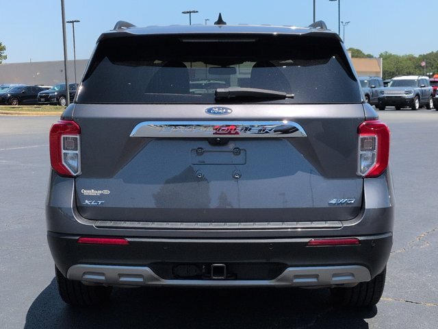 Certified 2022 Ford Explorer XLT w/ Equipment Group 202A AWD/4WD image 5