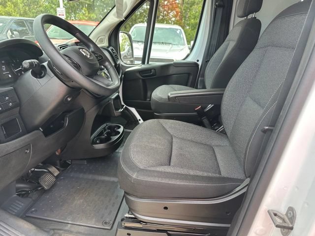 Used 2025 RAM ProMaster 2500 w/ Convenience Group FWD image 13