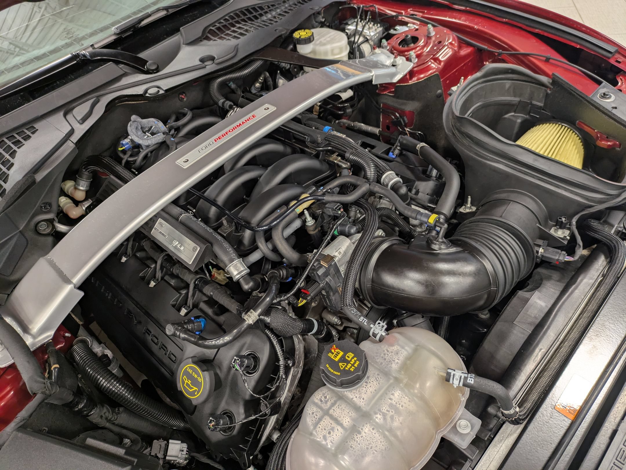 Certified 2019 Ford Mustang Shelby GT350 w/ Technology Package RWD image 36