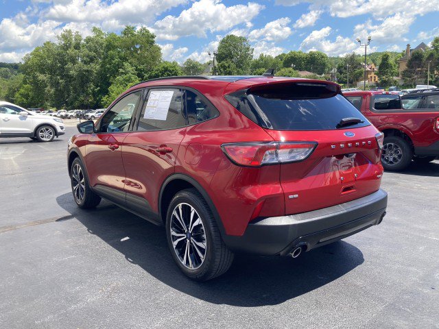 Certified 2022 Ford Escape SE w/ SE Sport Appearance Package AWD/4WD image 15