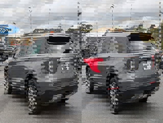 Certified 2022 Ford Explorer XLT w/ Equipment Group 202A image 7