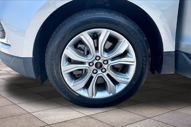 Certified 2024 Ford Edge Titanium AWD/4WD image 10