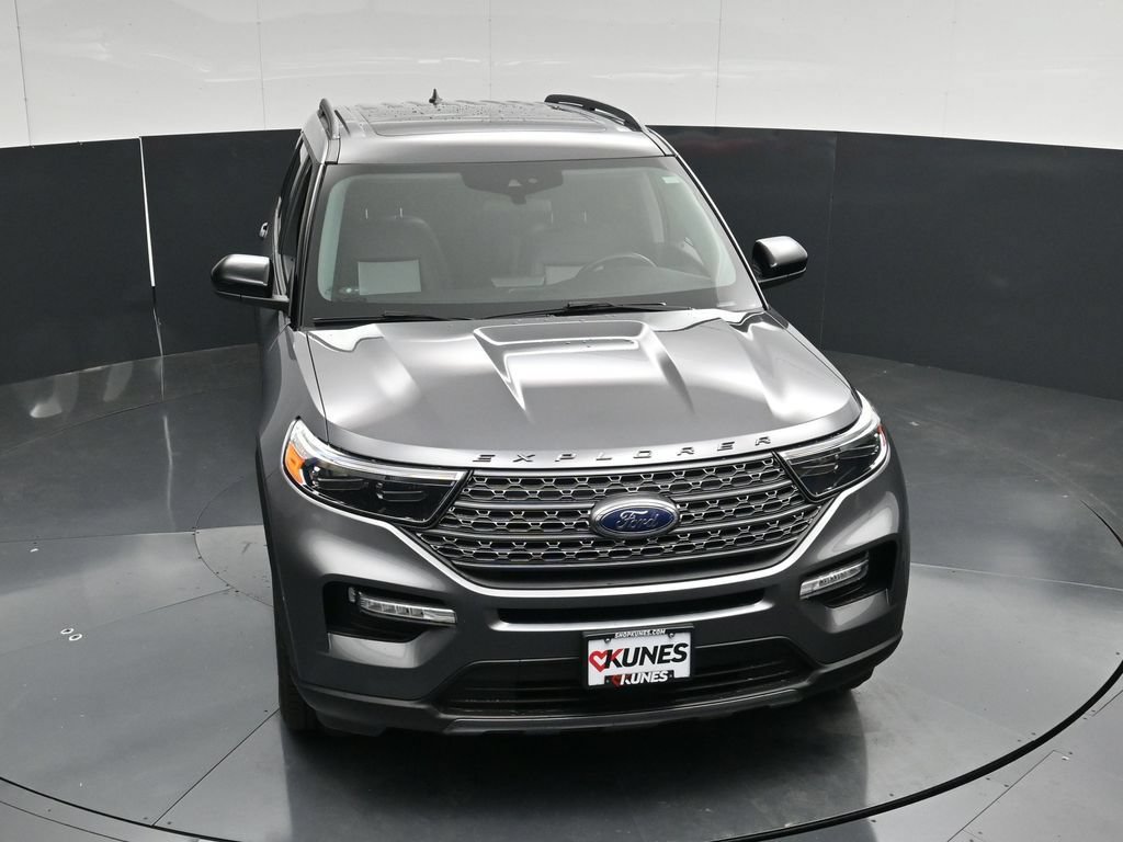 Certified 2022 Ford Explorer XLT w/ Equipment Group 202A AWD/4WD image 50