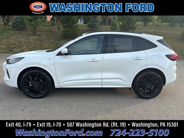 Certified 2023 Ford Escape ST-Line Elite w/ Premium Technology Package image 2