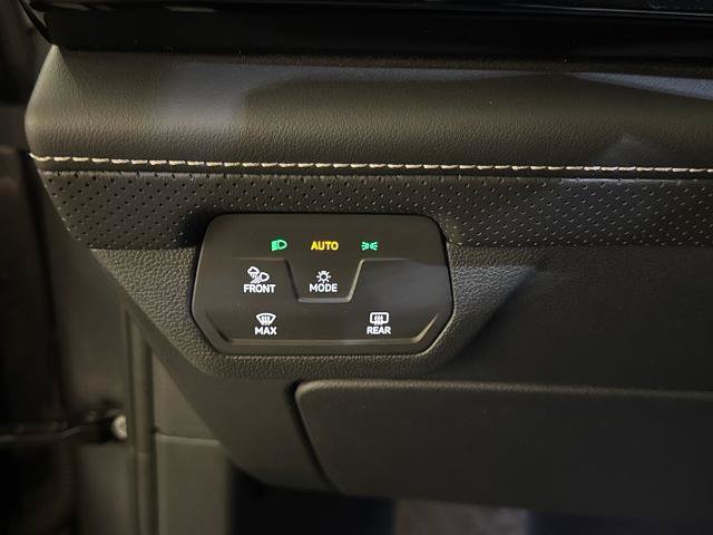 Used 2024 Volkswagen Atlas SE FWD image 17