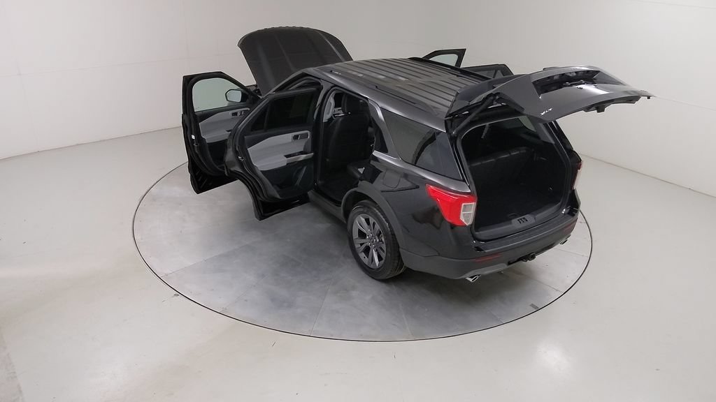 Certified 2024 Ford Explorer XLT w/ Equipment Group 202A AWD/4WD image 53