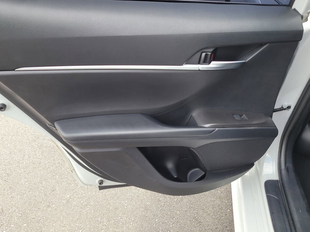 Used 2023 Toyota Camry SE image 8