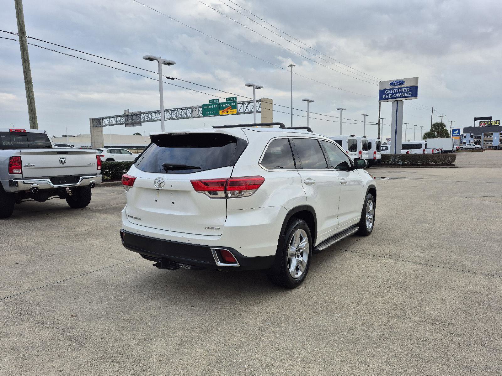Used 2019 Toyota Highlander Limited image 5