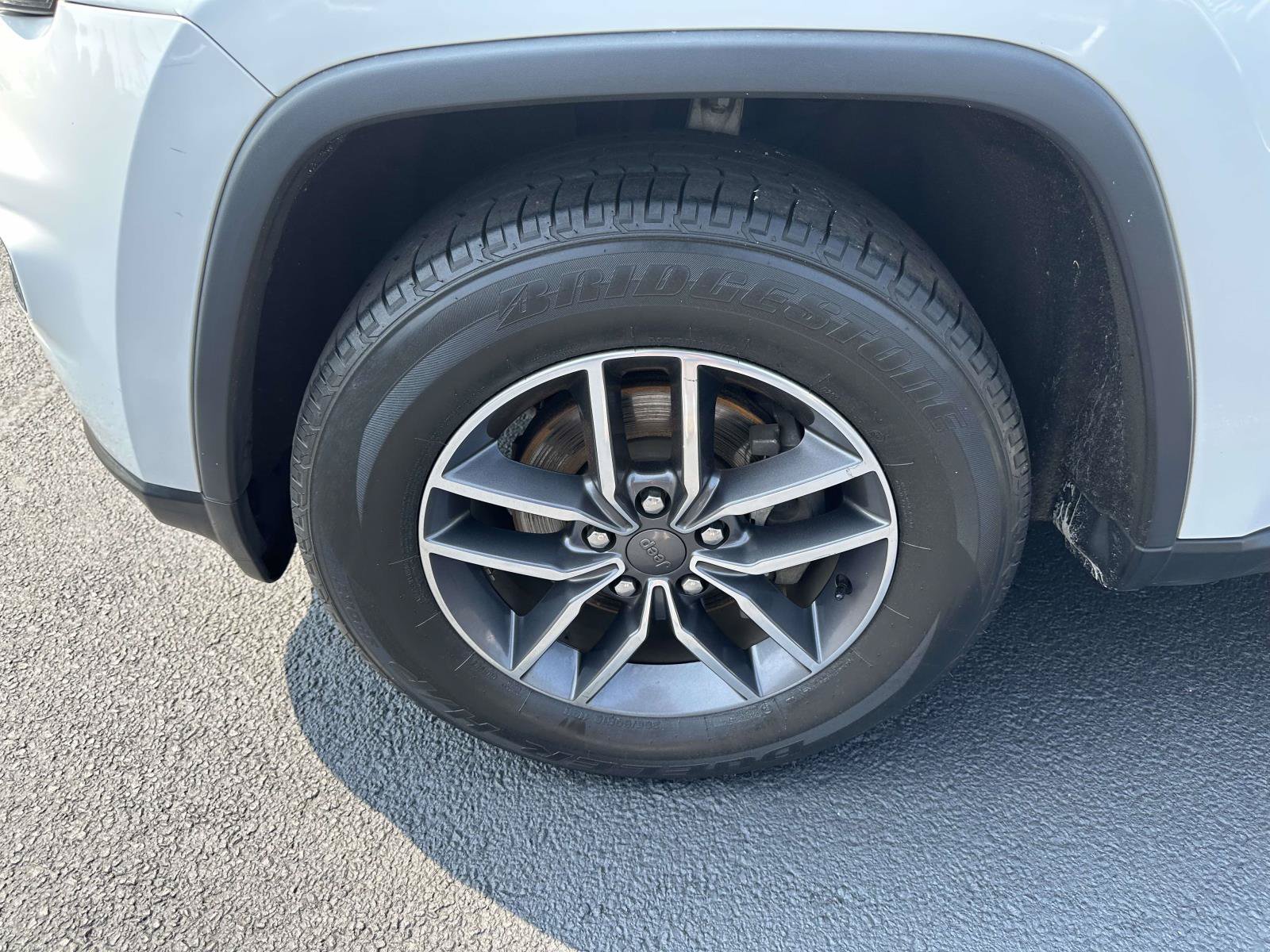 Used 2019 Jeep Grand Cherokee Limited AWD/4WD image 8