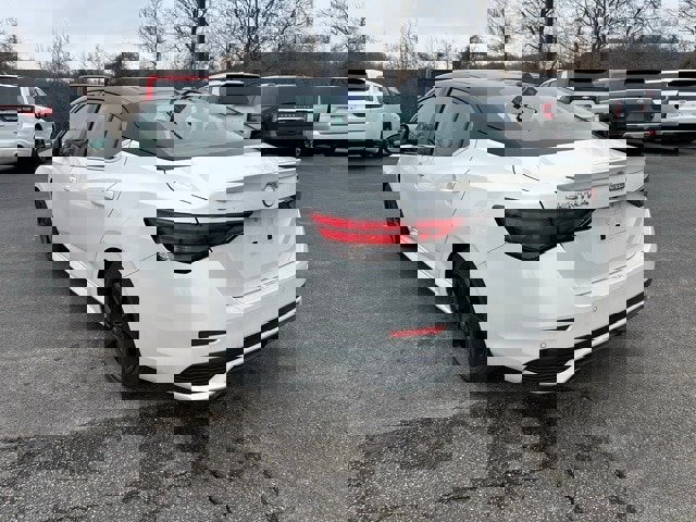 Used 2024 Nissan Sentra SR w/ SR Premium Package image 5