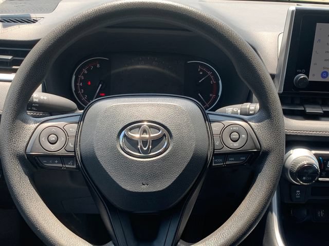 Used 2025 Toyota RAV4 XLE AWD/4WD image 15