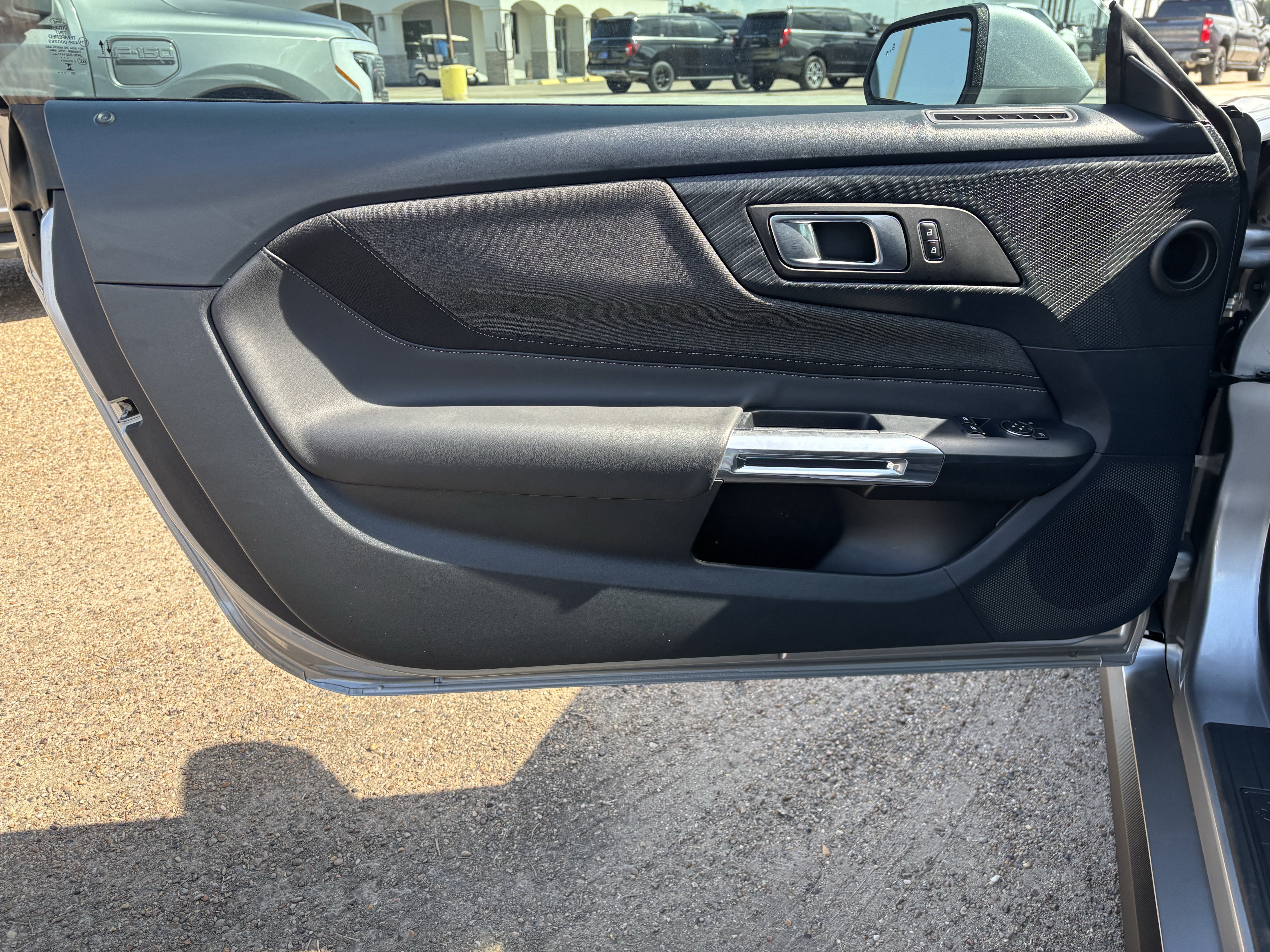 Certified 2024 Ford Mustang Coupe RWD image 9