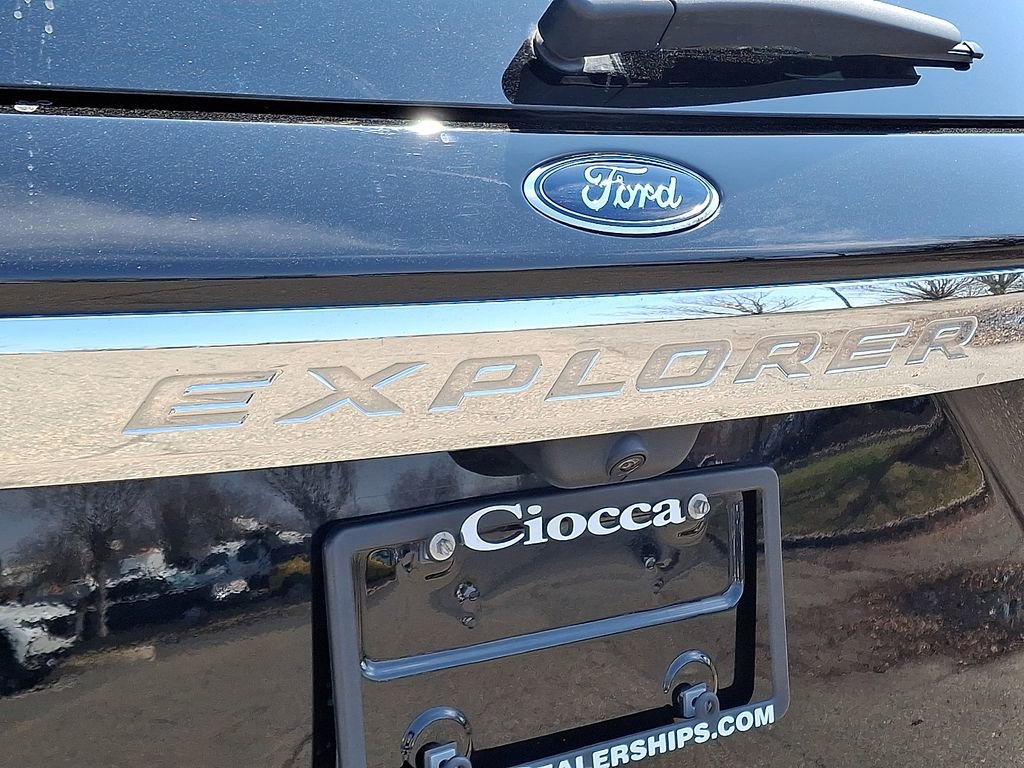 Certified 2023 Ford Explorer XLT w/ Equipment Group 202A image 34
