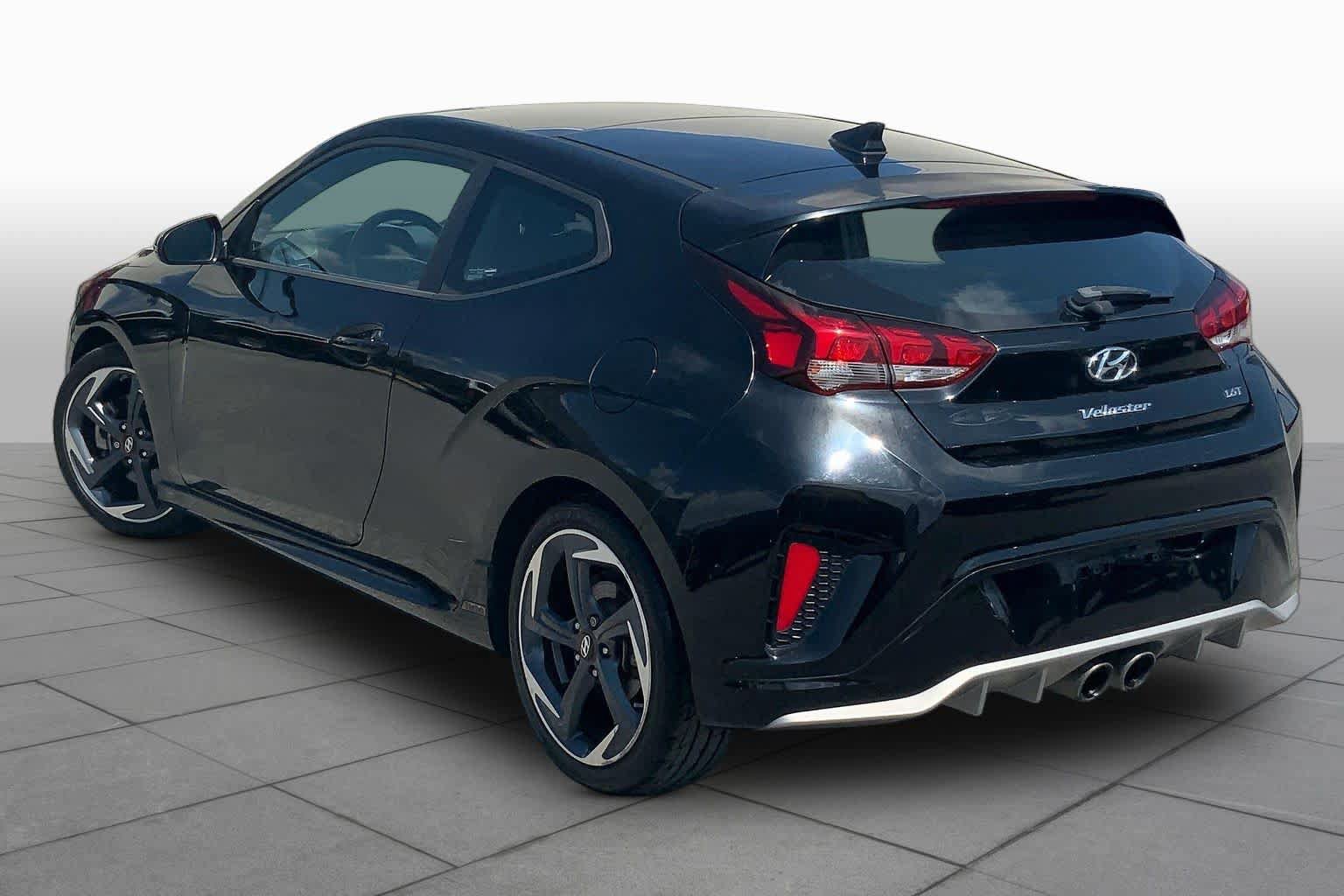 Used 2020 Hyundai Veloster Turbo FWD image 12