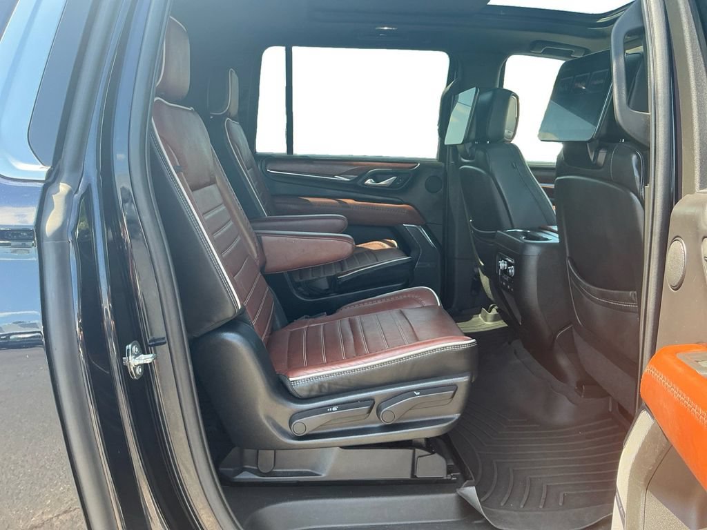 Used 2023 GMC Yukon XL Denali Ultimate AWD/4WD image 23