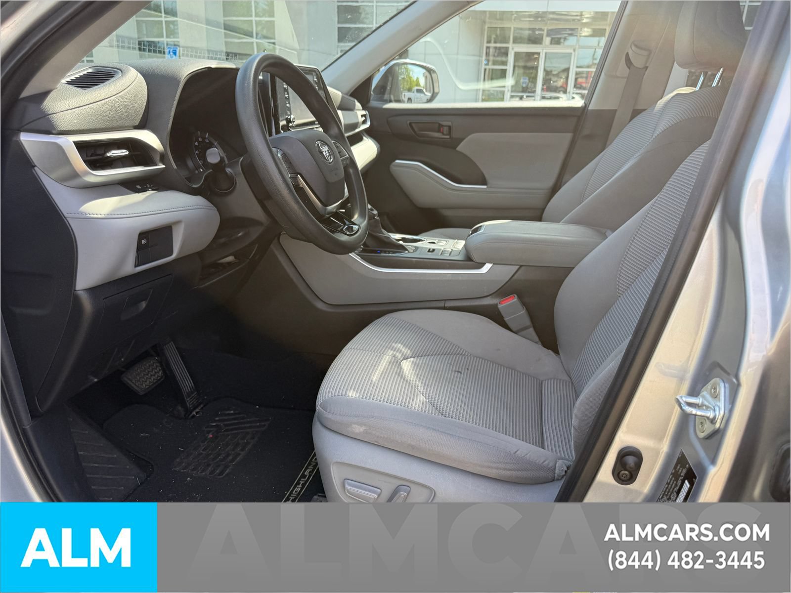 Used 2021 Toyota Highlander L AWD/4WD image 14