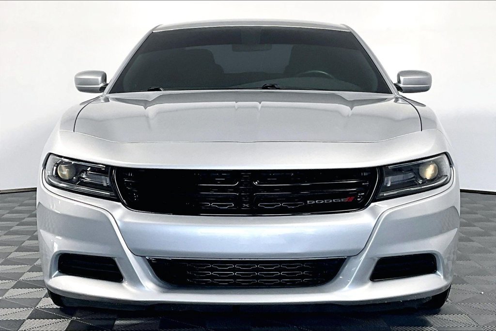 Used 2020 Dodge Charger SXT RWD image 3