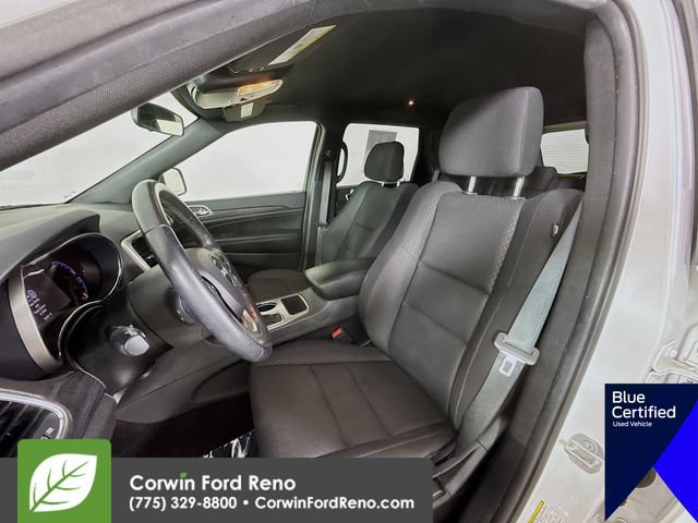 Used 2019 Jeep Grand Cherokee Laredo AWD/4WD image 22