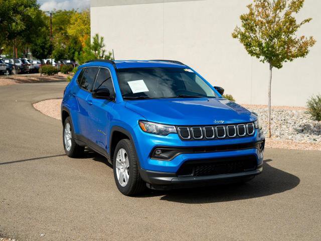 Used 2022 Jeep Compass Latitude image 10