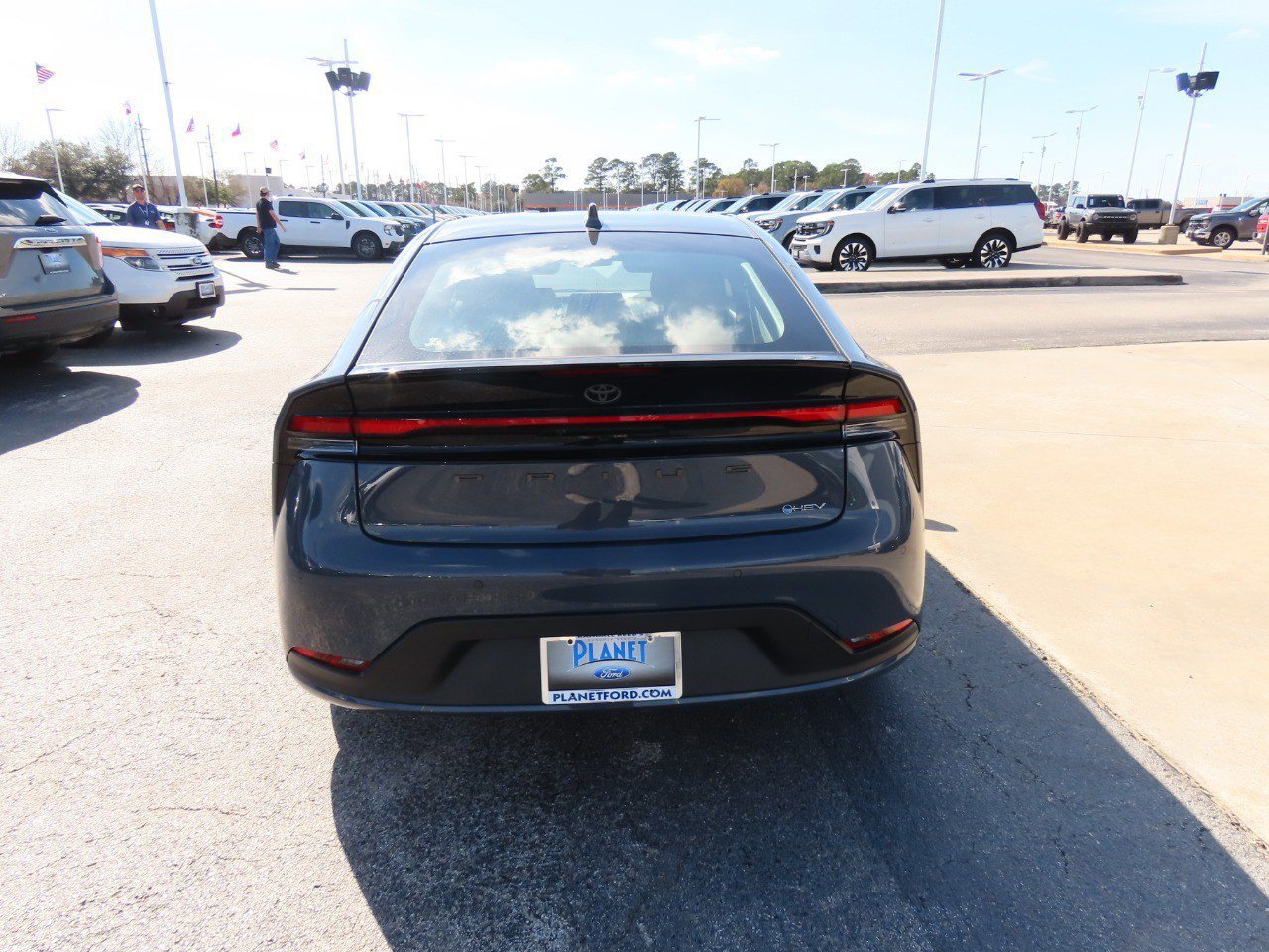 Used 2023 Toyota Prius LE image 4