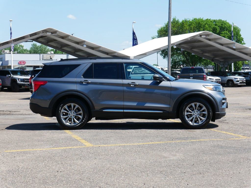 Certified 2023 Ford Explorer XLT w/ Equipment Group 202A AWD/4WD image 2