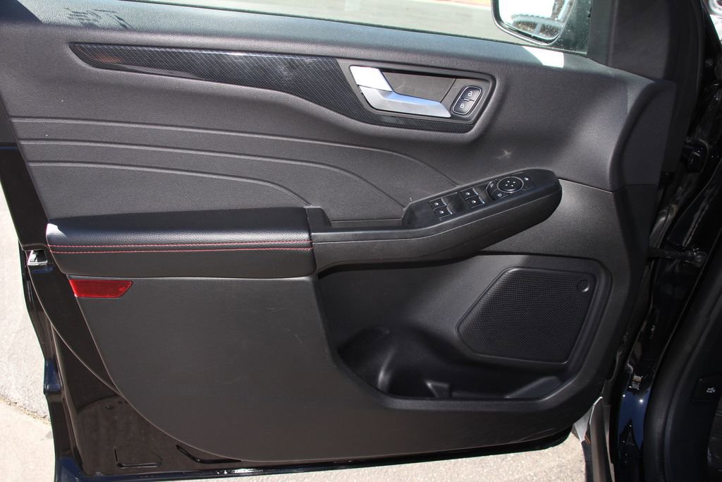 Certified 2025 Ford Escape ST-Line Select image 22