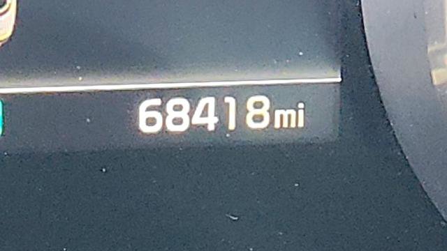 Used 2024 Kia Carnival LX image 13