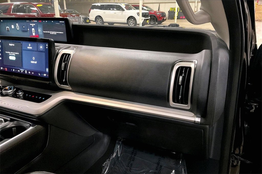 Certified 2025 Ford Expedition Max Active image 15