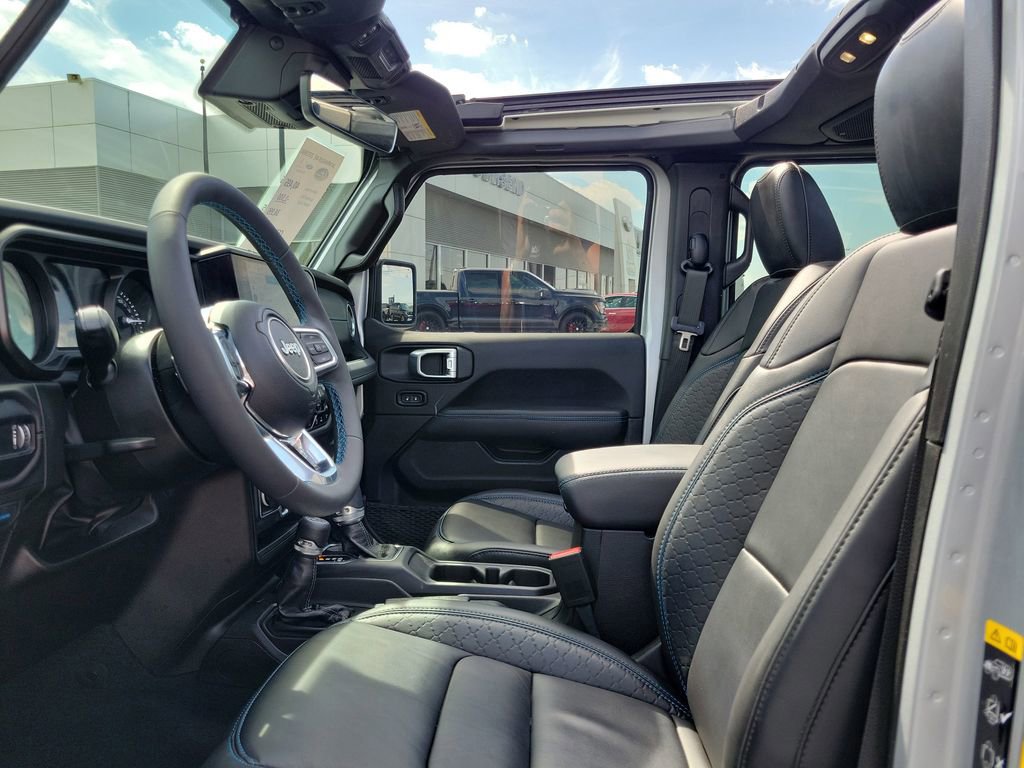 Used 2024 Jeep Wrangler High Altitude AWD/4WD image 18
