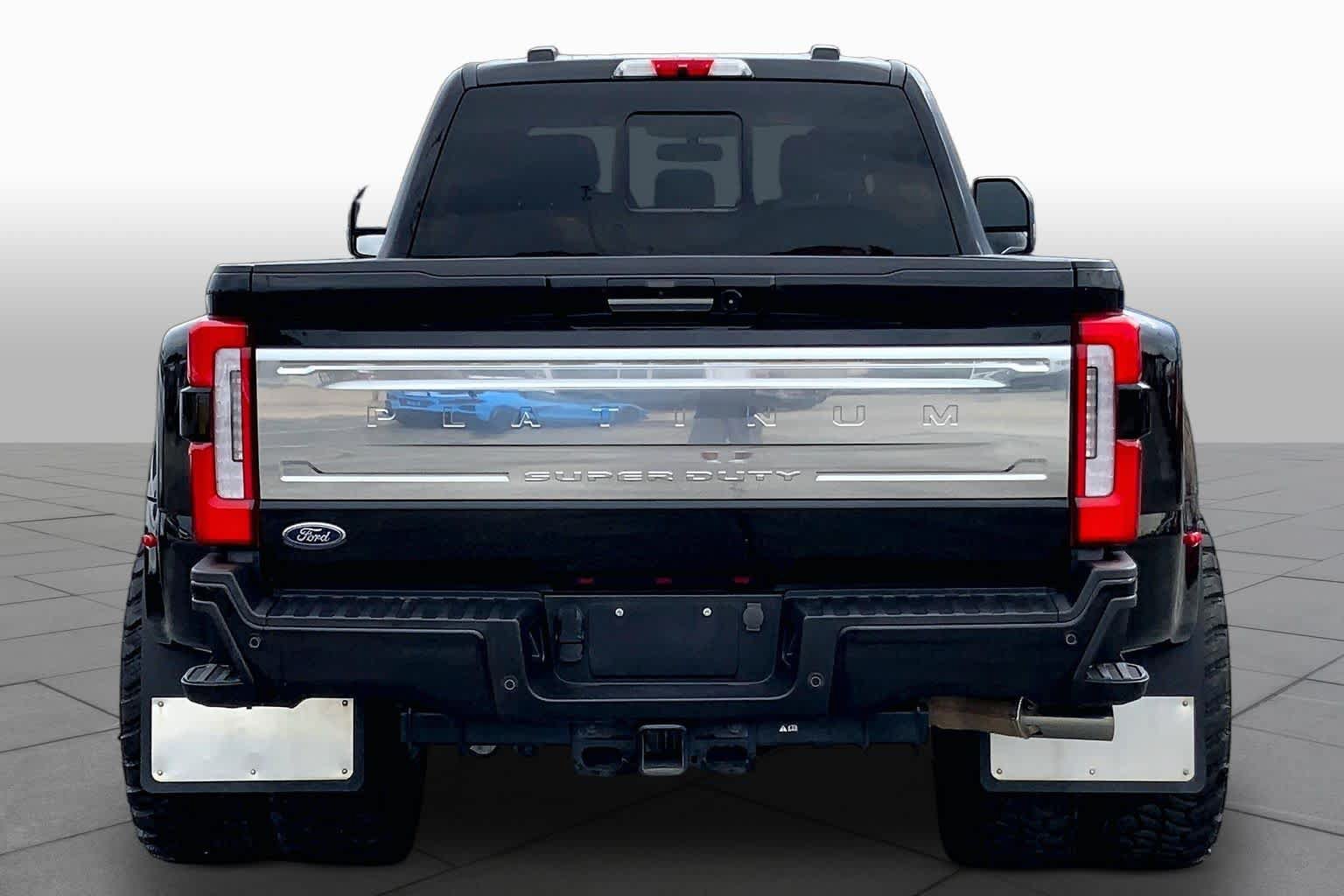 Certified 2023 Ford F450 Platinum w/ FX4 Off-Road Package AWD/4WD image 5