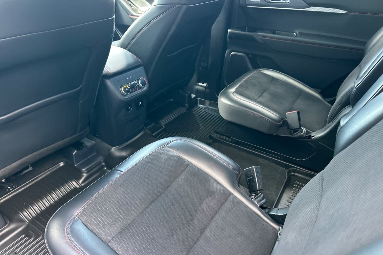 Certified 2025 Ford Explorer ST AWD/4WD image 4