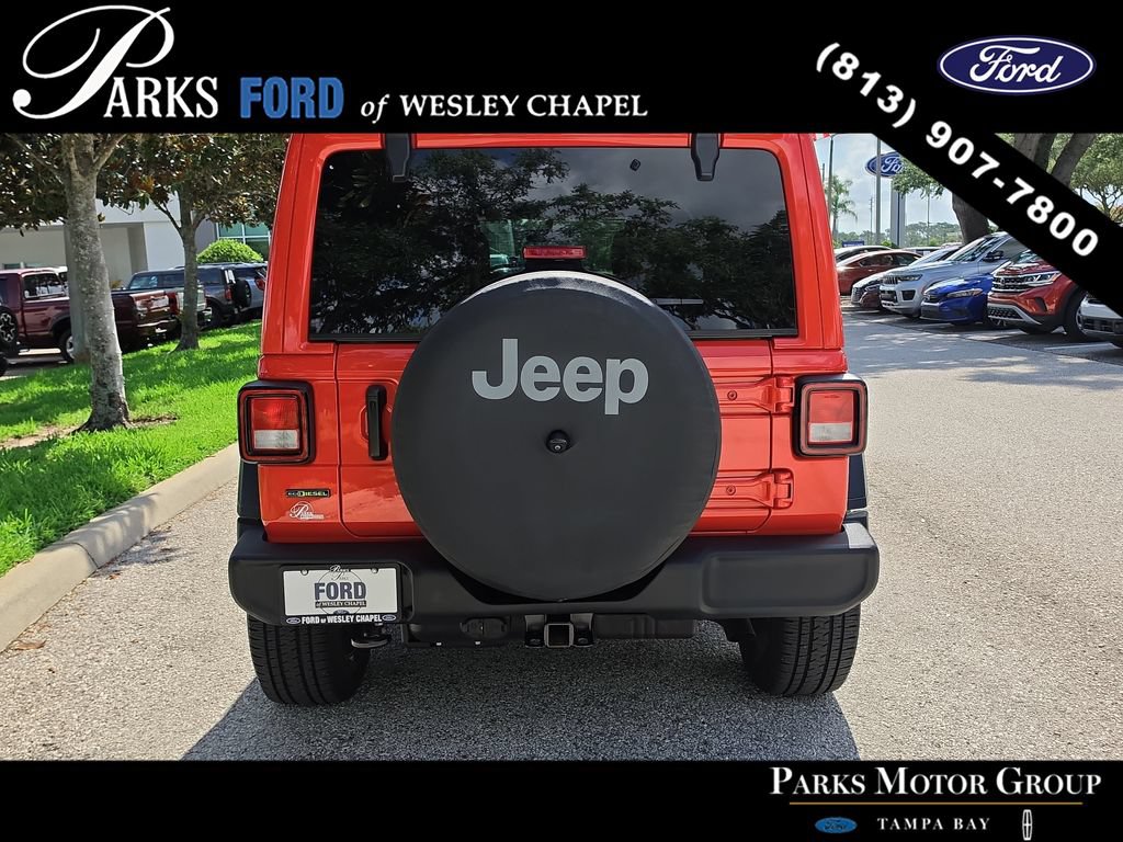 Used 2023 Jeep Wrangler Unlimited Sport w/ Sun And Sound Package AWD/4WD image 5