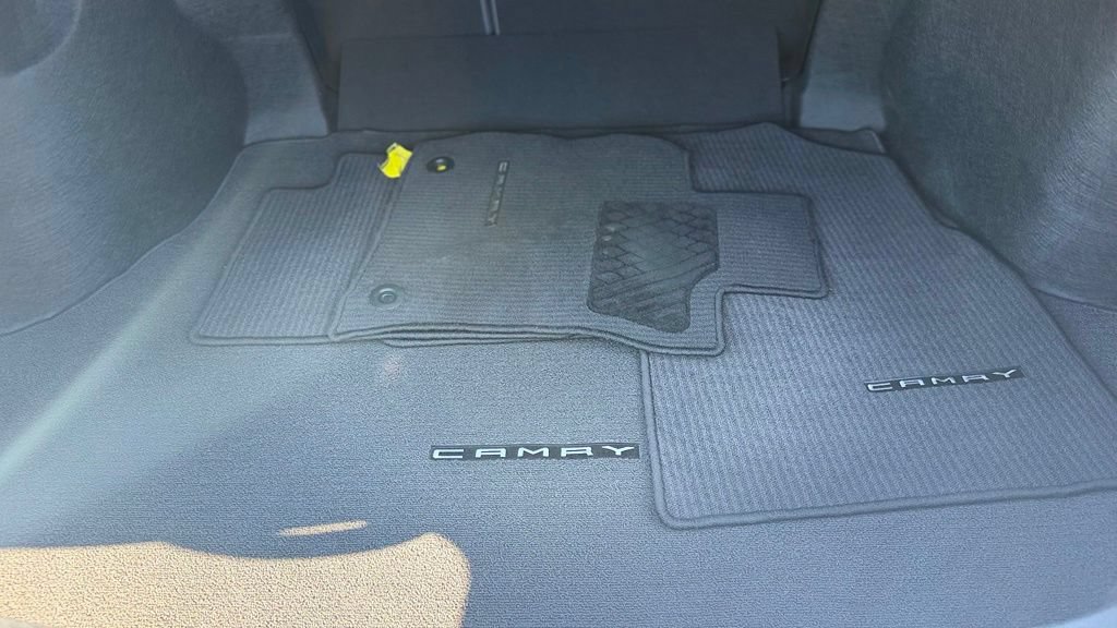 Used 2019 Toyota Camry SE w/ Carpet Mat Package FWD image 6