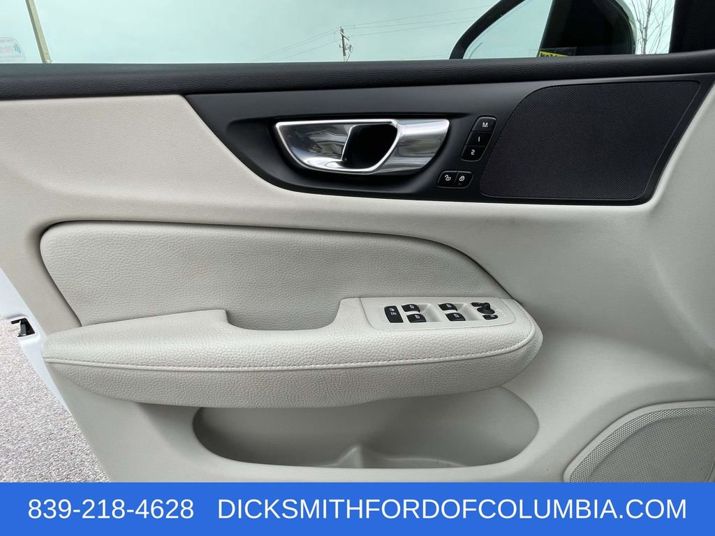 Used 2021 Volvo S60 T5 Momentum w/ Advanced Package image 15