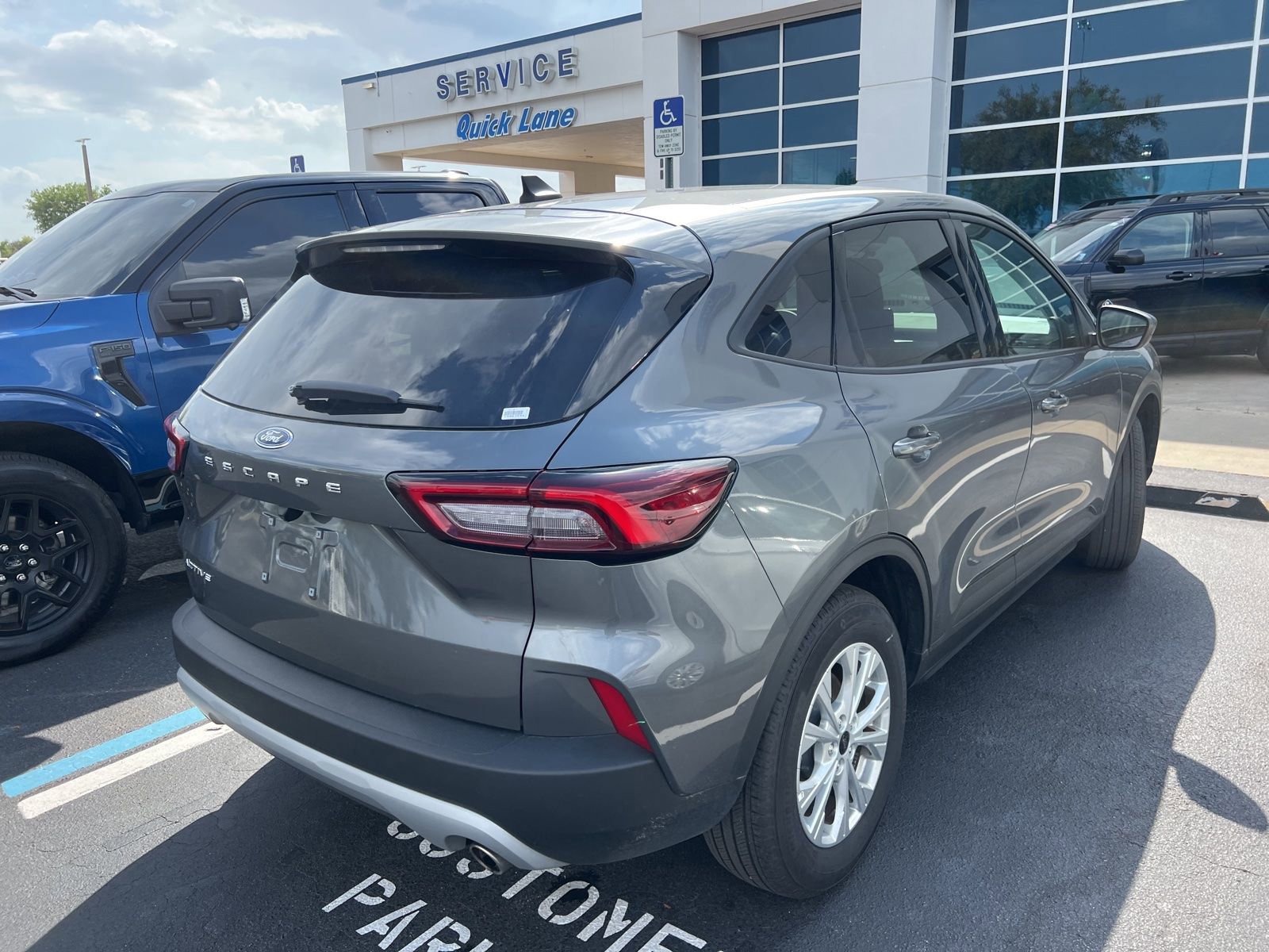 Certified 2025 Ford Escape Active image 9