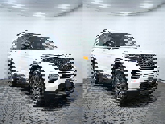 Certified 2024 Ford Explorer XLT w/ Equipment Group 202A image 5