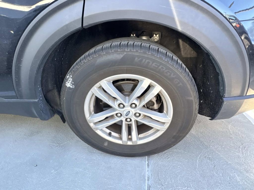 Certified 2023 Ford Explorer XLT image 12