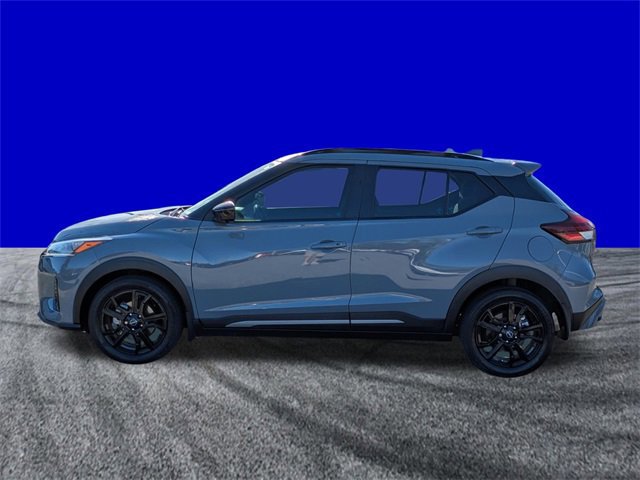 Used 2023 Nissan Kicks SR image 2