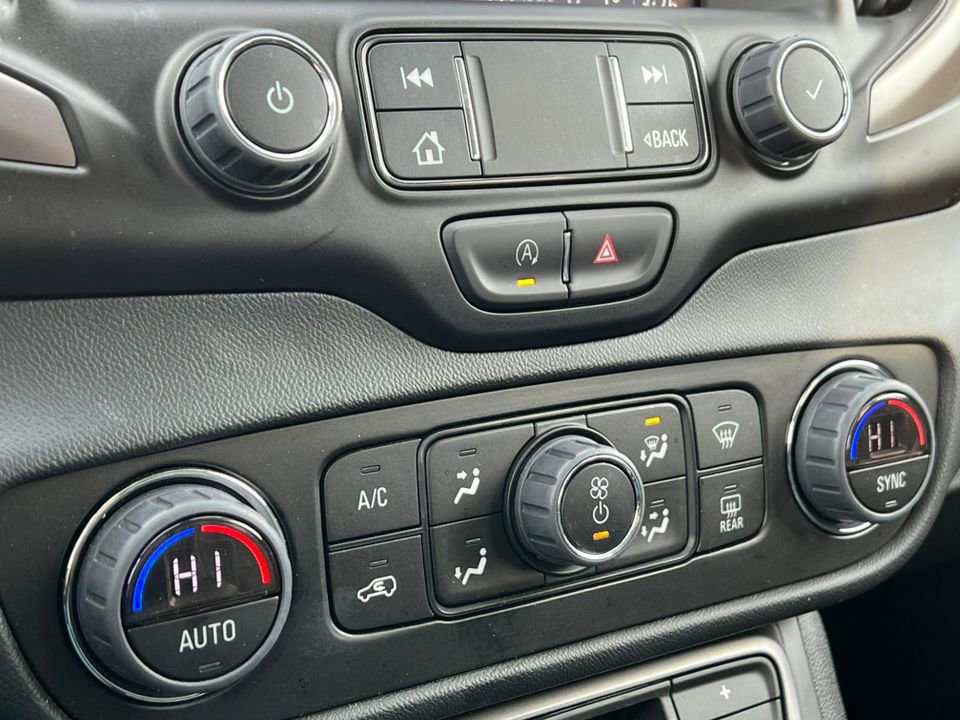 Used 2023 GMC Terrain AT4 image 28