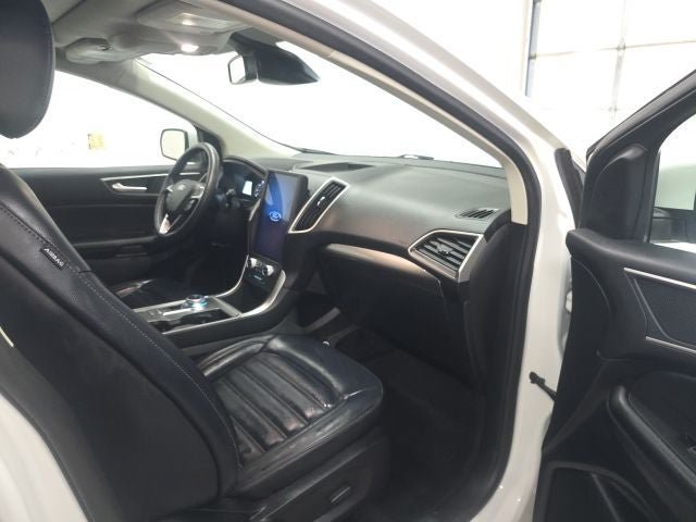 Certified 2024 Ford Edge SEL w/ Convenience Package AWD/4WD image 4