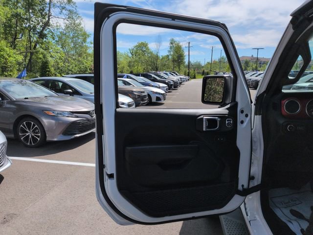 Used 2022 Jeep Wrangler Unlimited Rubicon w/ Dual Top Group AWD/4WD image 27
